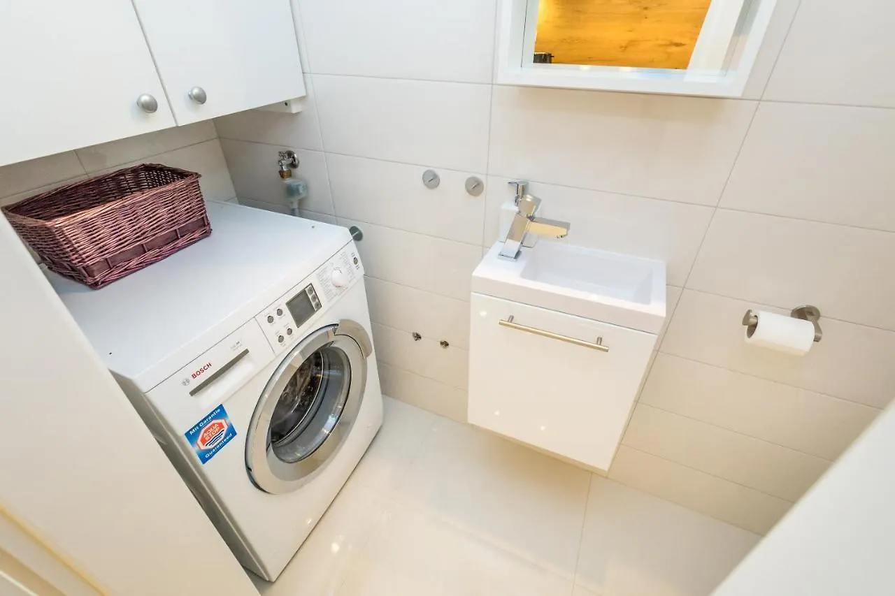 Tin 1 Apartment Vrbnik