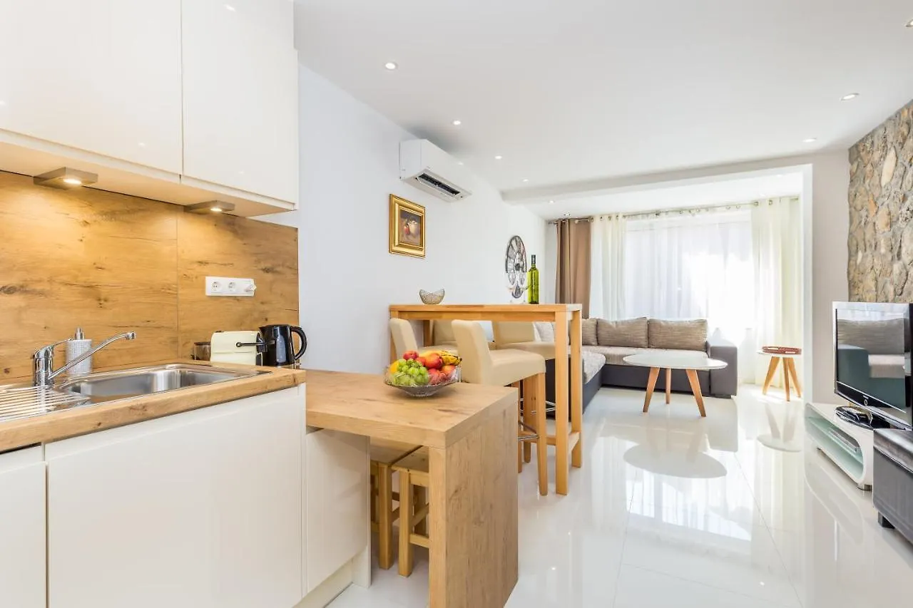 Tin 1 Apartment Vrbnik