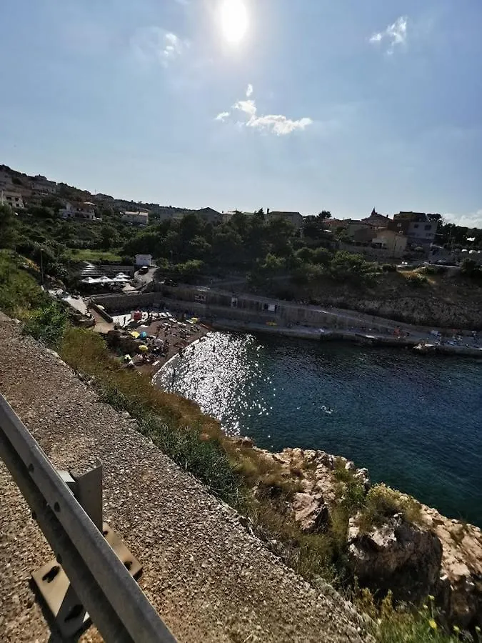 Tin 1 Apartment Vrbnik Croatia